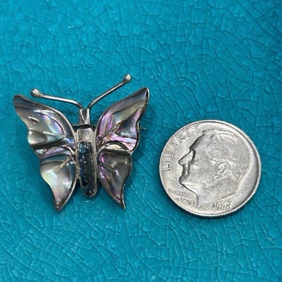 Vintage 925 Sterling Silver Butterfly Brooch Pin Womens Iridescent Abalone Shell - Picture 5 of 5